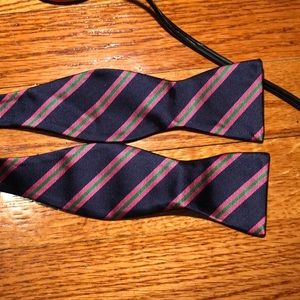 Collared Greens Bow tie